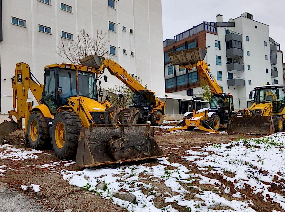 Bahçeli Kiralık JCB