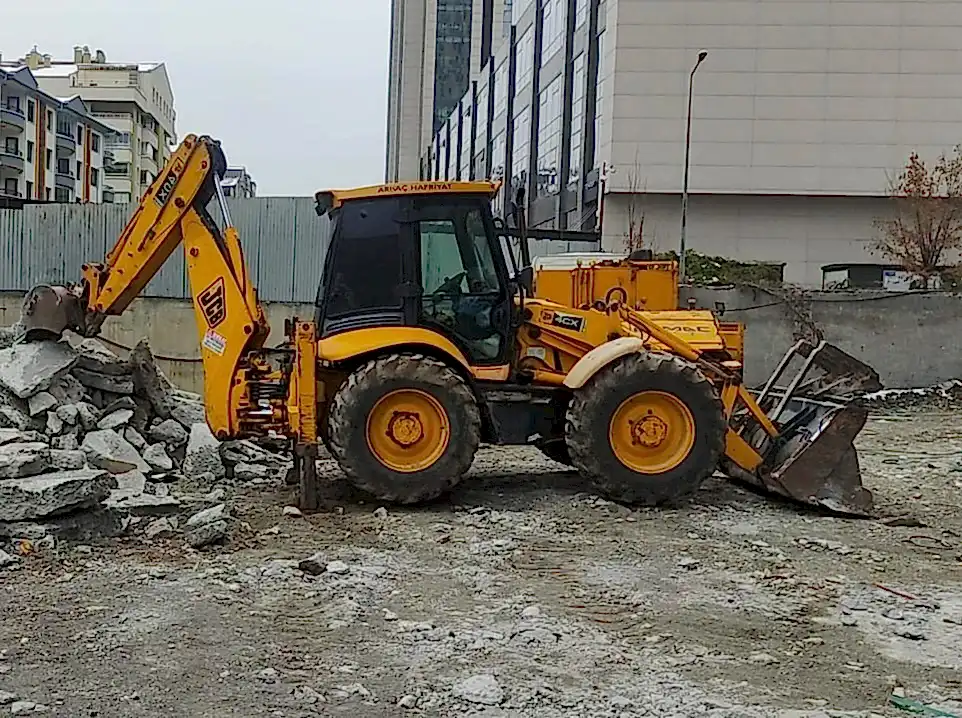 Çankaya Kazıcı Yükleyici Kiralama